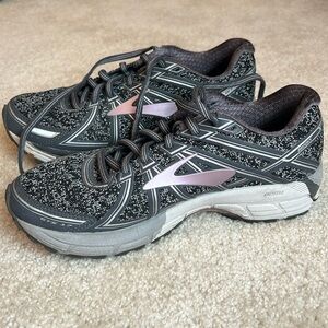 Brooks Women Tennis Shoes
